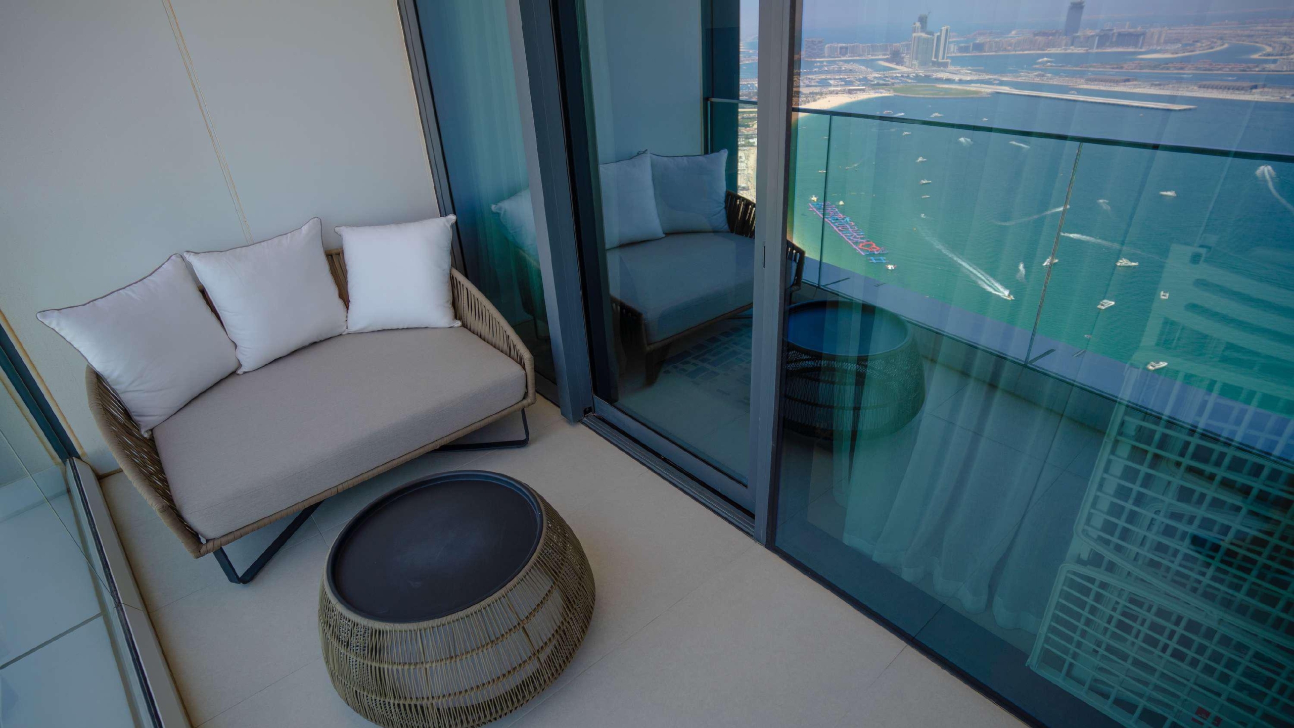 luxury 3 bedroom apartment for sale in the address beach residence-dubai